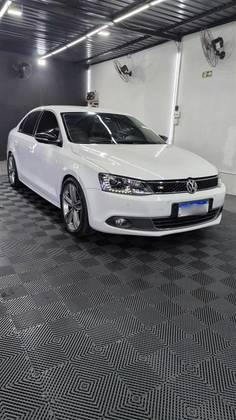 VOLKSWAGEN JETTA 2.0 TSI HIGHLINE 211CV GASOLINA 4P TIPTRONIC VOLKSWAGEN JETTA 2.0 TSI HIGHLINE 211CV GASOLINA 4P TIPTRONIC